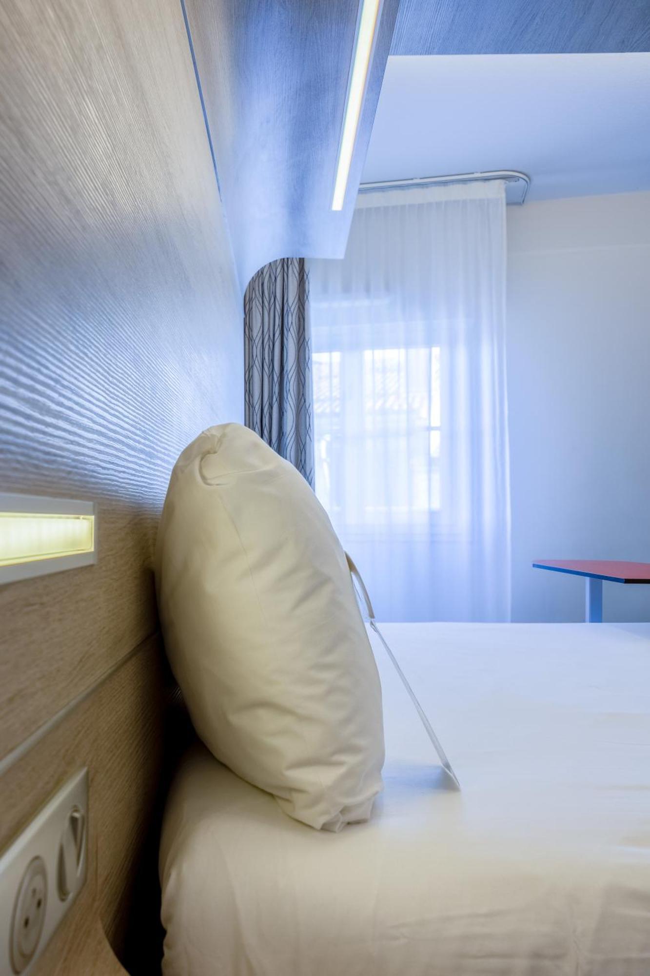 Готель Ibis Styles La Rochelle Centre Екстер'єр фото
